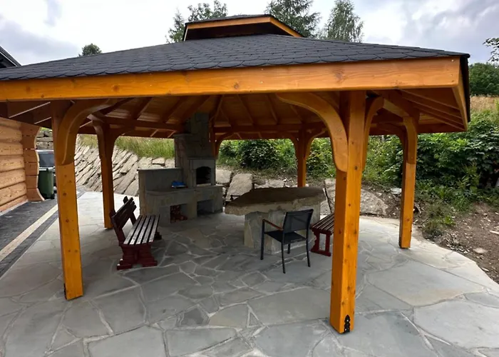 Dom Na Brzegu לימנובה